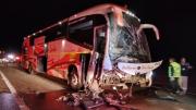 Colisión entre bus y vehículo en Mejillones deja cinco personas fallecidas