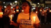 FOTOS: Familiares realizaron vigilia por segunda noche seguida para exigir nuevas excarcelaciones de presos políticos