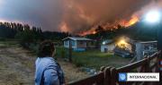 Brigadistas continúan intensas tareas de combate de incendios en la Patagonia argentina