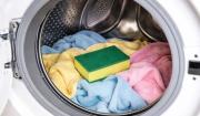 ¿Lo conocías? El sencillo truco de la esponja en el lavarropas que mejora el lavado