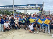 Hinchas de Delfín SC protestan por la posible venta del equipo