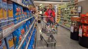 Esta reconocida cadena de supermercados ofrece 70% de descuento en sus productos