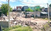 Continúa Proceso de Demolición de Fincas Precarias de Familias que Reciben Viviendas del Plan