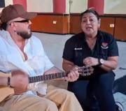 Cáceres compartió el momento en el que cantó Agüita e coco con su amiga locutora en la visita que hizo a Maracaibo