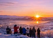 Residentes de la ciudad de Múrmansk celebraron el primer amanecer del año tras 40 días de noche polar