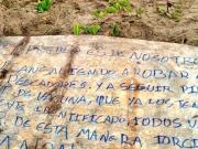 Macabro hallazgo en una playa turística de Ecuador: cinco cabezas humanas colgadas junto a un mensaje narco