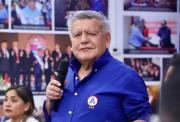 César Acuña a sus candidatos al Congreso: Ganará el que más habla con la gente