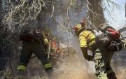 Incendio en Los Alerces: refuerzan el operativo para salvar viviendas