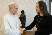 Papa León XIV recibe a María Corina Machado en el Vaticano