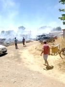 Incendio de pastizales puso en riesgo exestación ferroviaria de Sarmiento