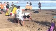 Churreros y vendedores de licuados, a los golpes en Mar Azul: violenta pelea por los mejores lugares en la playa