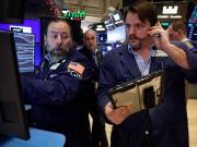 Bonos y acciones argentinas caen en Wall Street en medio de la tensión entre Trump y la Fed