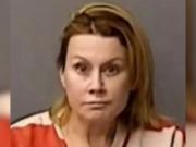 Mientras estaba borracha y chateaba en apps de citas, su hija se ahogó en la pileta: No le importó que corriera peligro