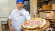 Hornos encendidos y promos: el Día del Pizzero se vive en los mercados