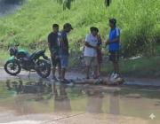 San Cayetano: se recupera la mujer que fue arrojada desde un carro con las manos atadas