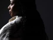 Murió el bebé de la escritora Chimamanda Ngozi Adichie y ahora investigan si fue por mala praxis