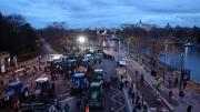 [Fotos] París también vive protestas agrícolas contra acuerdo con el Mercosur