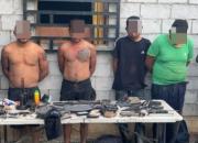 Bloque de seguridad capturó a cuatro presuntos integrantes de un grupo delictivo con fusiles y demás