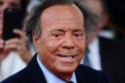 Julio Iglesias es acusado por dos extrabajadoras de abuso sexual ¡Escándalo!