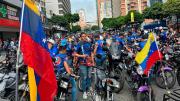 Caravana de transportistas en Caracas exigió retorno del presidente Maduro