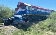Milagro en Santiago del Estero: una familia tucumana sobrevivió tras ser embestida por un tren de carga