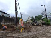 Avanza el asfaltado de la calle Catacocha, acceso clave al Centro Forense de Santo Domingo