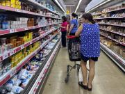 Dólar, tarifas y carne: el combo que frenó la baja de la inflación desde hace siete meses