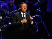 Julio Iglesias es denunciado por agresión sexual a dos exempleadas