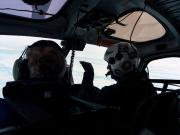 Muy cerca de un glaciar antártico, pero con el clima como obstáculo