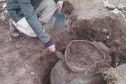 Huesos muy antiguos: hallan una vasija con restos arqueológicos