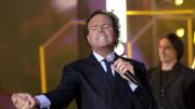 Julio Iglesias, la imagen de “latin lover” empañada en la vejez por denuncias de violencia sexual y explotación laboral