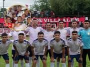 Polémica en Tucumán: un grupo de futbolistas se sacó fotos con armas