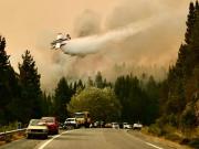 Aviones hidrantes y brigadistas, claves en la lucha contra los incendios en Chubut