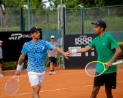 Zeballos y Aguilar sacan adelante un partido exigente y están en cuartos