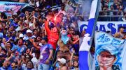 Hinchas de Emelec a las calles y dicen: Guzmán, te vas por las buenas o te sacamos por las malas”