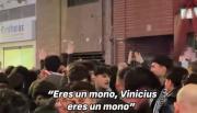 “Eres un mono”: Vinícius recibió insultos racistas de hinchas y Courtois se indignó