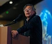 El presidente Petro aseguró que mínimo no afecta precio y explicó el endeudamiento