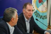 Llega Santilli a Mendoza para negociar la reforma laboral con Cornejo: su primera actividad