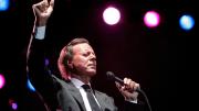 Julio Iglesias prepara una respuesta