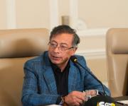 Petro anunció que comenzará a bajar precio de la gasolina tras saldar deuda del Fepc