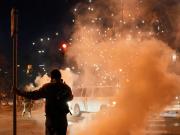 Escala la furia en Minneapolis tras otro tiroteo contra inmigrantes y Donald Trump amenaza con aplicar la Ley de Insurrección