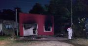 Tragedia en Los Hornos: una mujer y sus dos pequeñas hijas murieron al incendiarse su casa