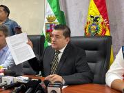 Afirma que quedó sin efecto la orden de apremio en su contra