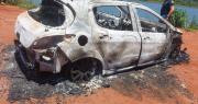 Hallan vehículo incinerado en Juan E. O’Leary y no descartan vínculo con intento de asalto