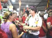 Mamen Saavedra recorre el mercado Estación Argentina y promete gestión transparente