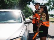 Una turista agredió y escupió a un policía durante un control de tránsito en una ruta de Córdoba: quedó detenida