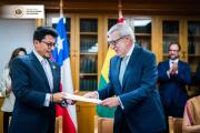 Bolivia y Chile firman memorándum para fortalecer la cooperación económica, turística y fronteriza