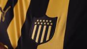 Peñarol presentó su nueva camiseta: la venta comienza este viernes en la tienda oficial, web y tiendas deportivas