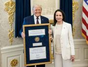La foto del encuentro entre María Corina Machado y Donald Trump