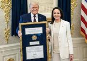 La lider opositora Maria Corina Machado /Almorzó y dialogó con Trump ofreciéndole la medalla del Premio Nobel